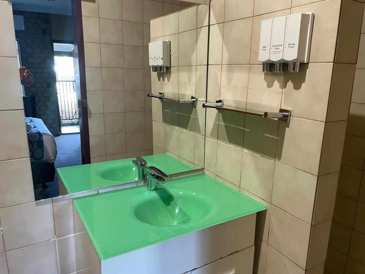 Pavlos Motel Ingle Farm Dış mekan fotoğraf