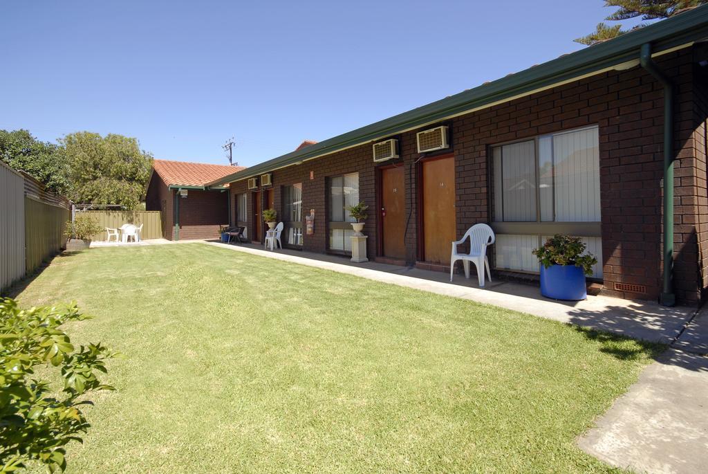 Pavlos Motel Ingle Farm Dış mekan fotoğraf