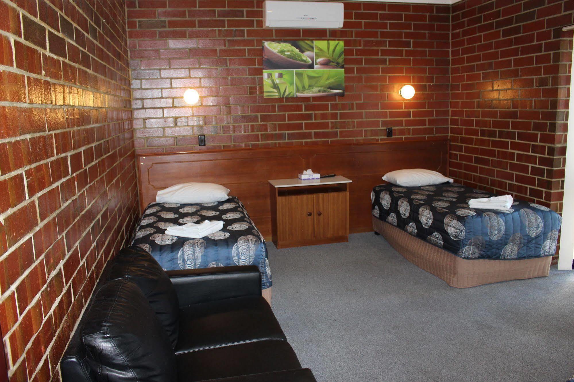Pavlos Motel Ingle Farm Dış mekan fotoğraf